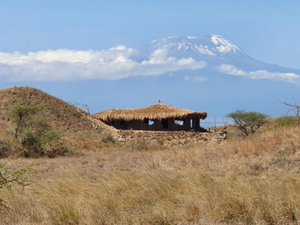Original Maasai Lodge – Africa Amini Life